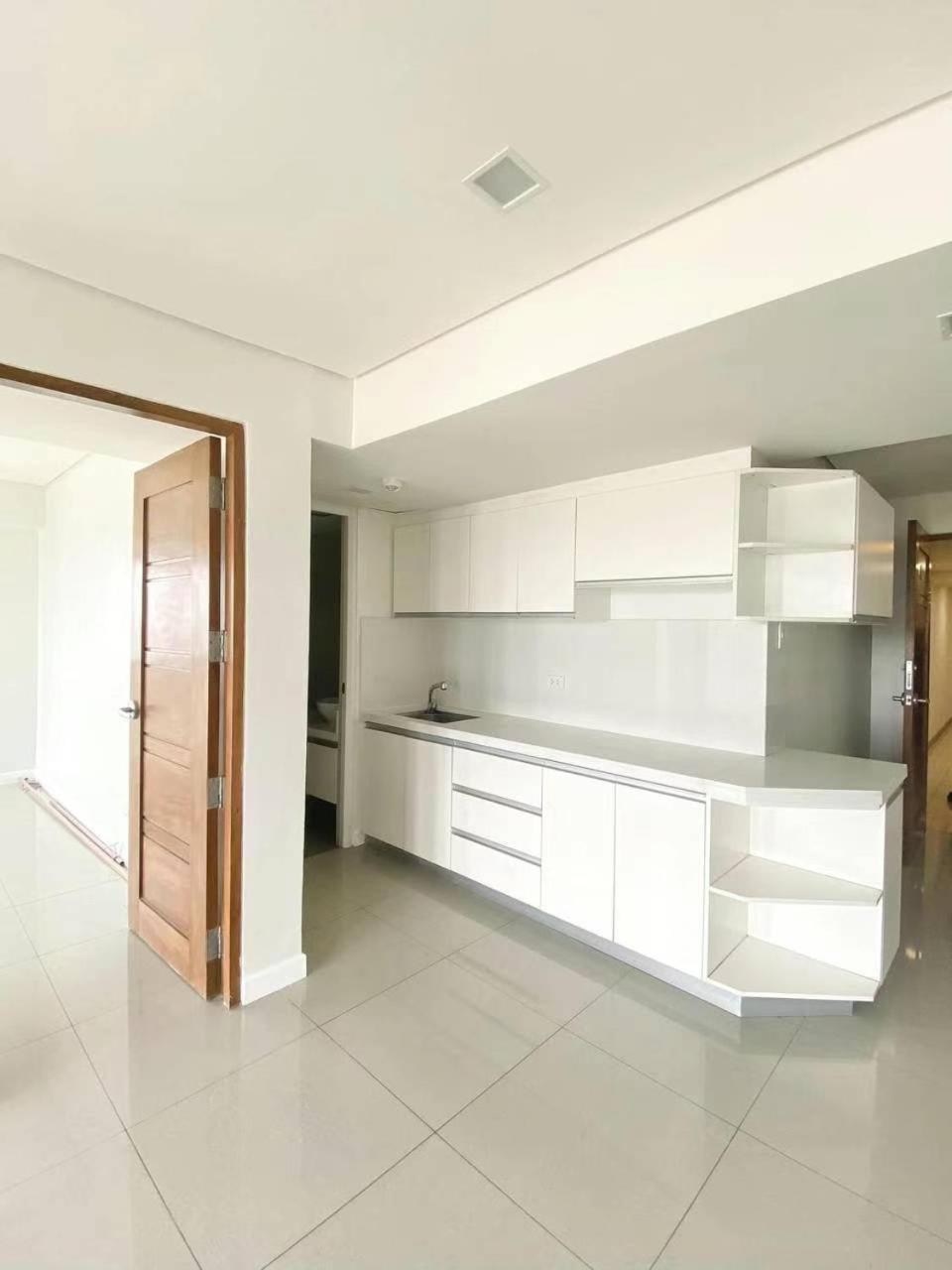 Sapphire Seaview Park Aparthotel Manila Eksteriør bilde