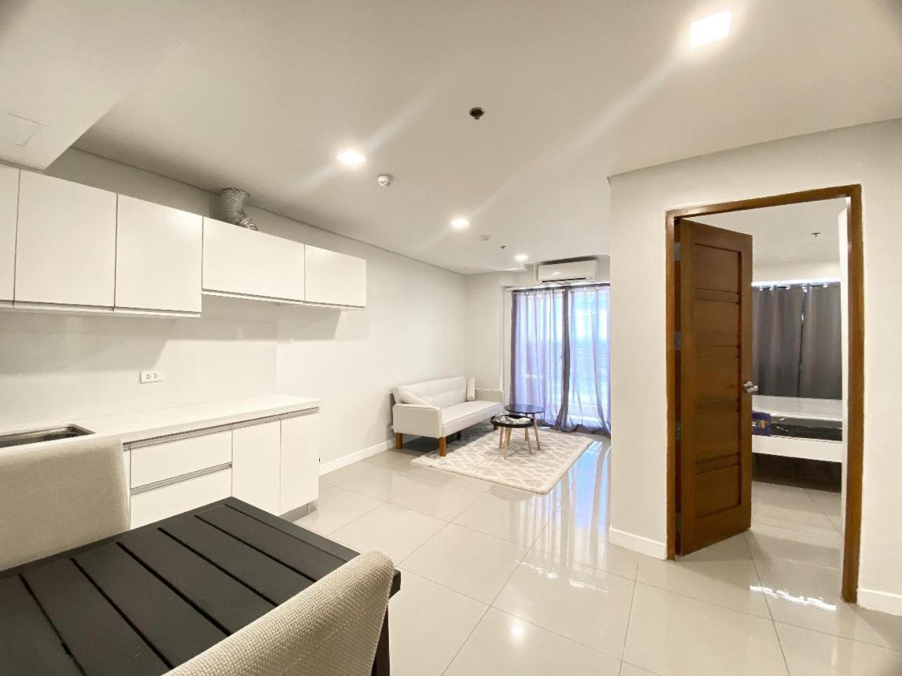 Sapphire Seaview Park Aparthotel Manila Eksteriør bilde