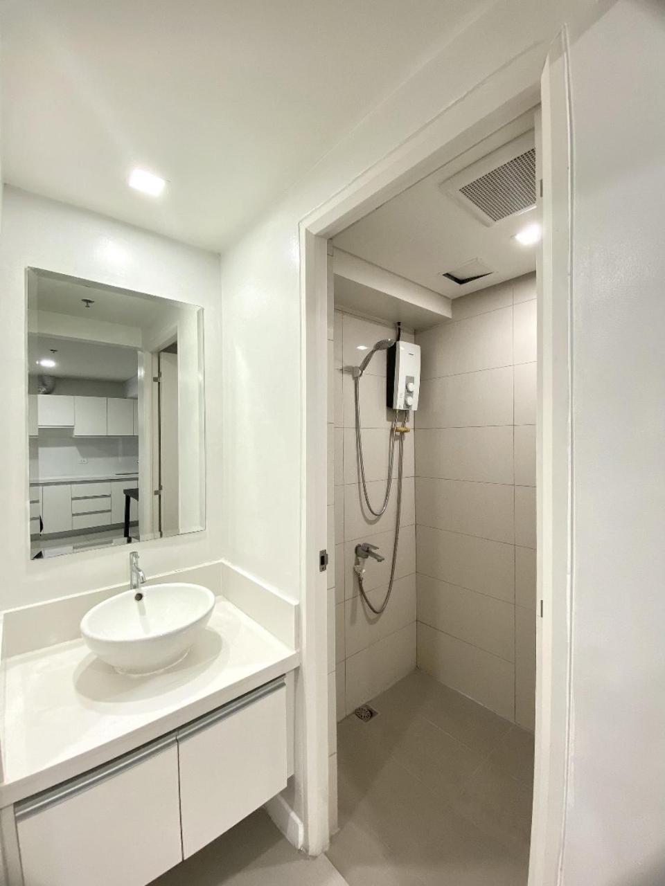 Sapphire Seaview Park Aparthotel Manila Eksteriør bilde